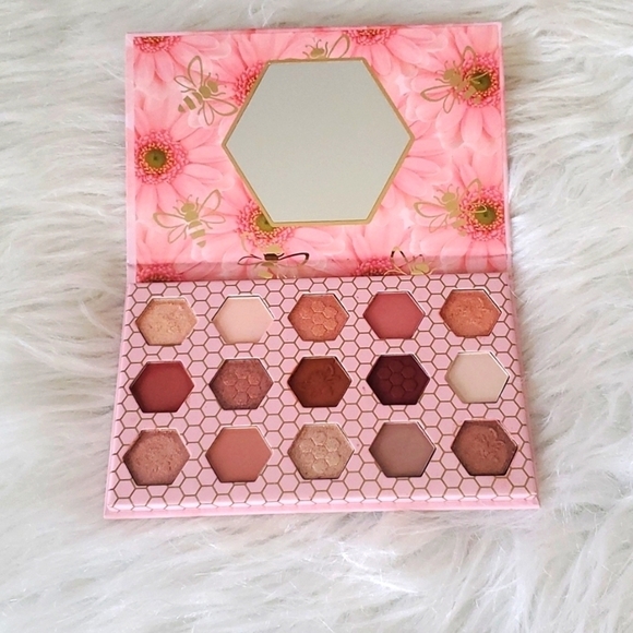 Beauty Creations Rosey Nudes Eyeshadow Palette - Picture 1 of 3